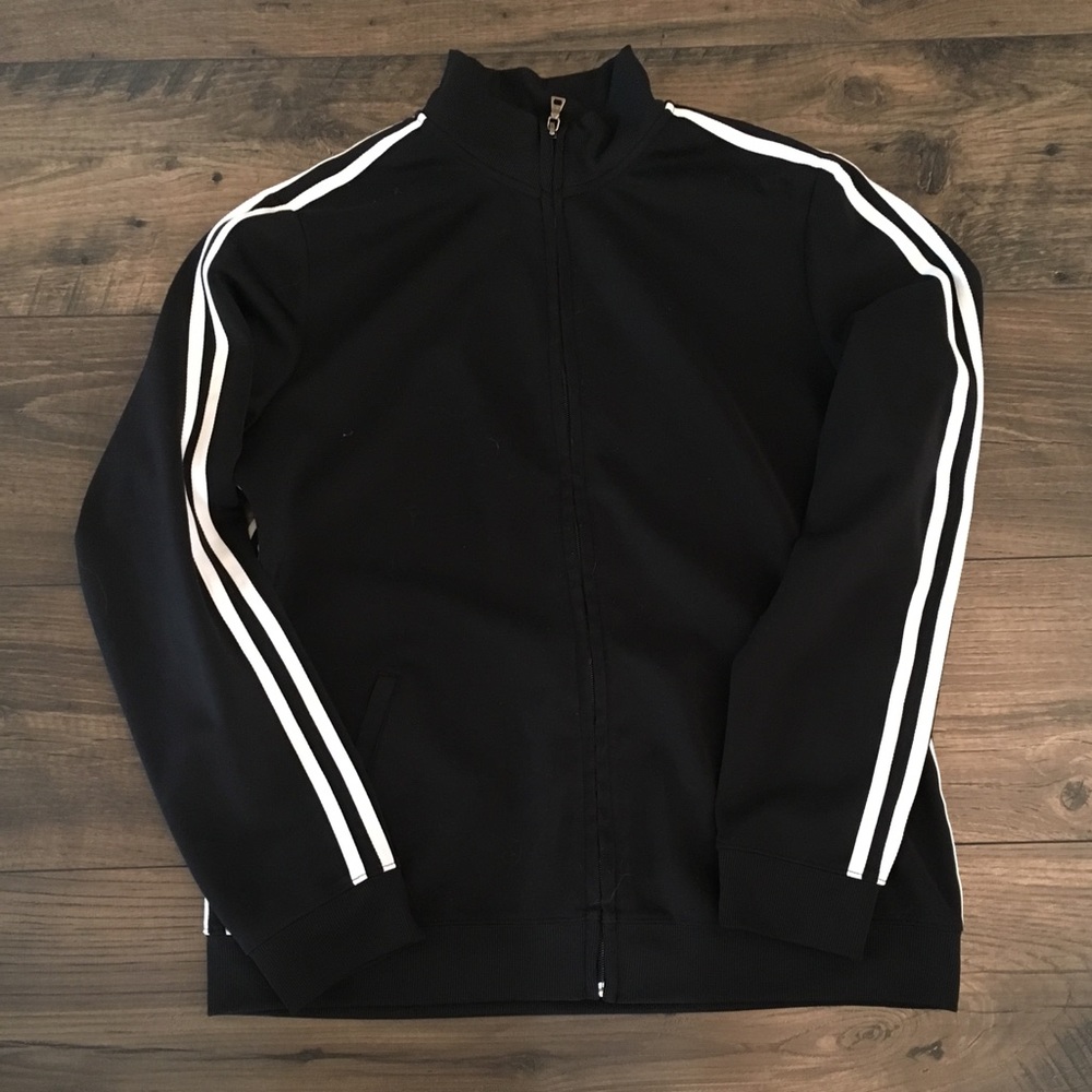 BLACK AND WHITE ZIP UP